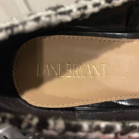 Size 11, Lane Bryant flats — Black and White. - Picture 3 of 4